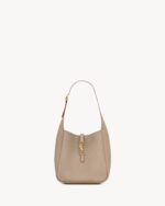 LE 5 À 7 SUPPLE SMALL IN GRAINED LEATHER