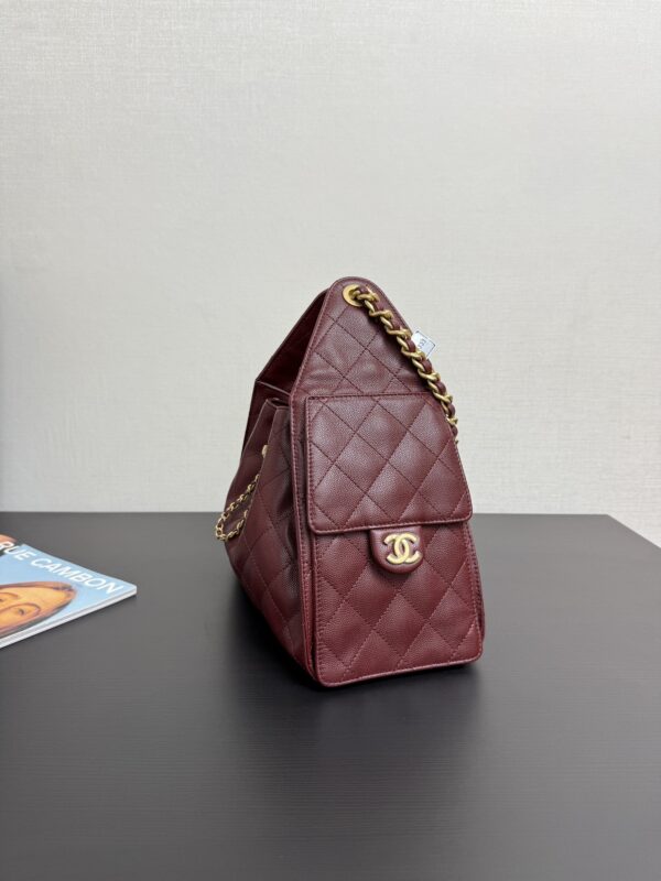25 Advanced Handicraftshop Series CHANEL 25 small handbag