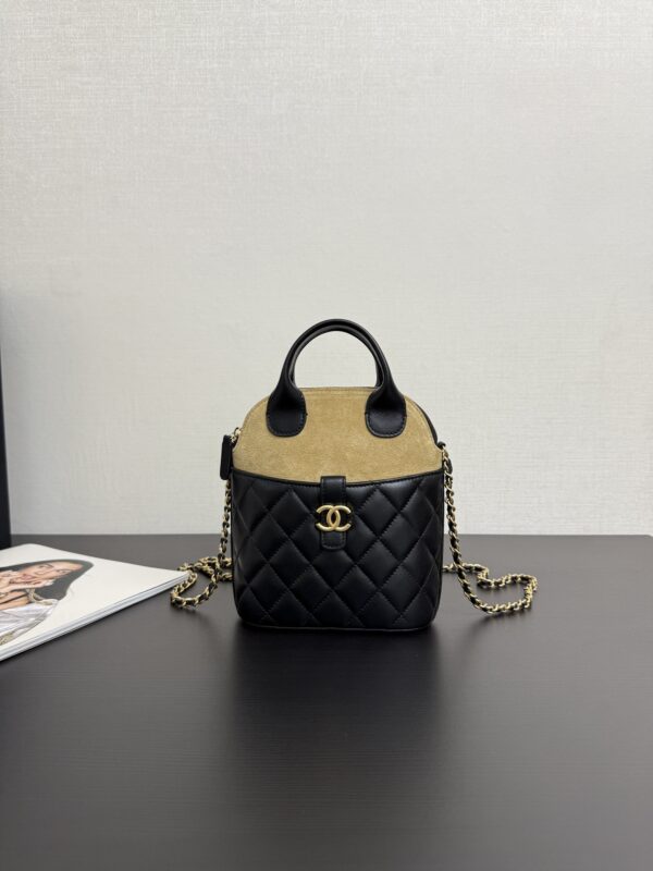 Chanel chain clutch bag